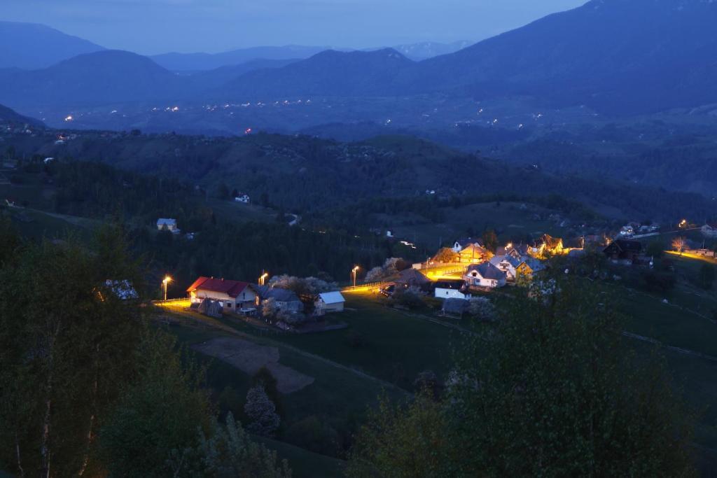 诺比利喀尔巴阡住宅旅馆 佩斯泰拉 外观 照片